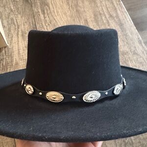 Idyllwind Black Western Wool Felt Hat with Concho Band